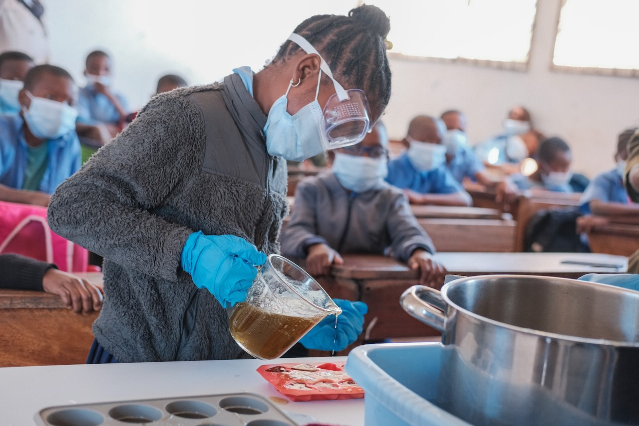 WfW-Programs_Soap-Workshop_Mosambik